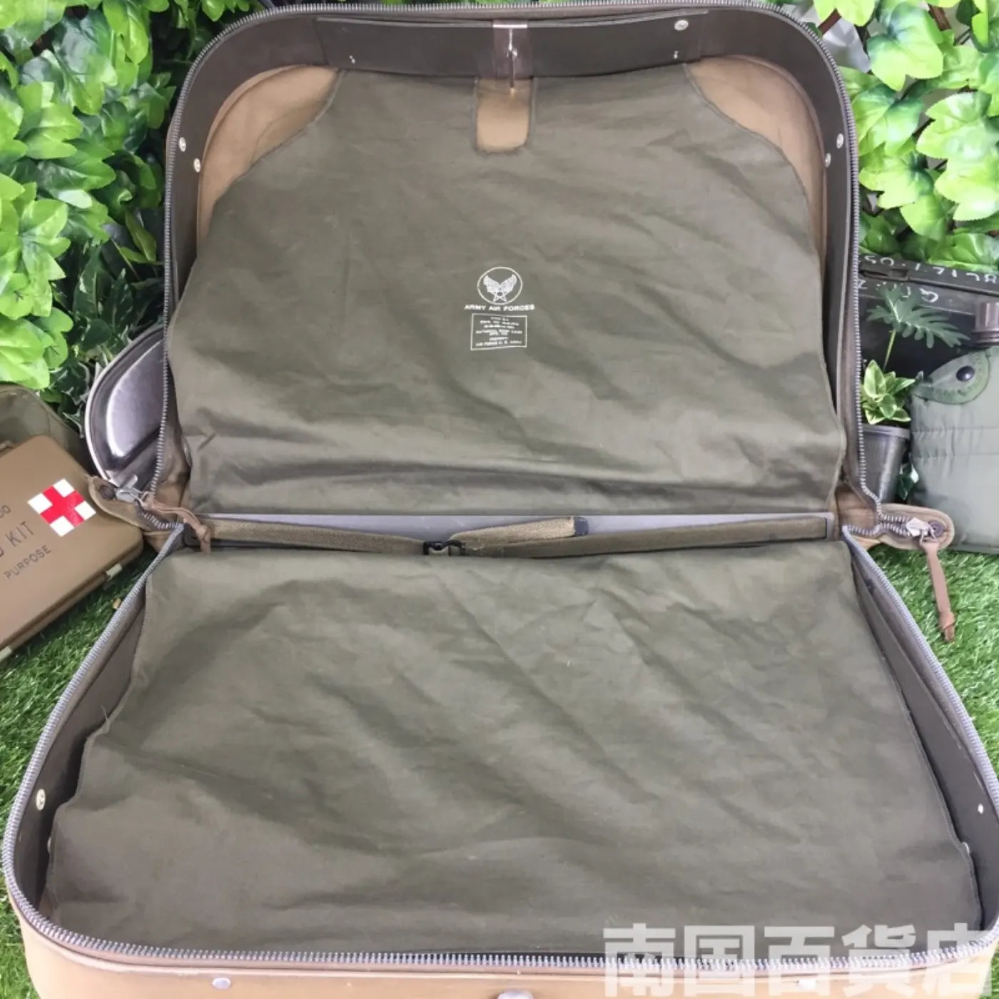 スーツケース ARMY AIR FORCES レア物 中古品 記録写真14